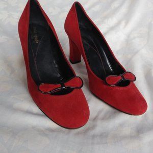 KATE SPADE * ROUND TOE RED BLACK SUEDE BOW HEEL PUMP